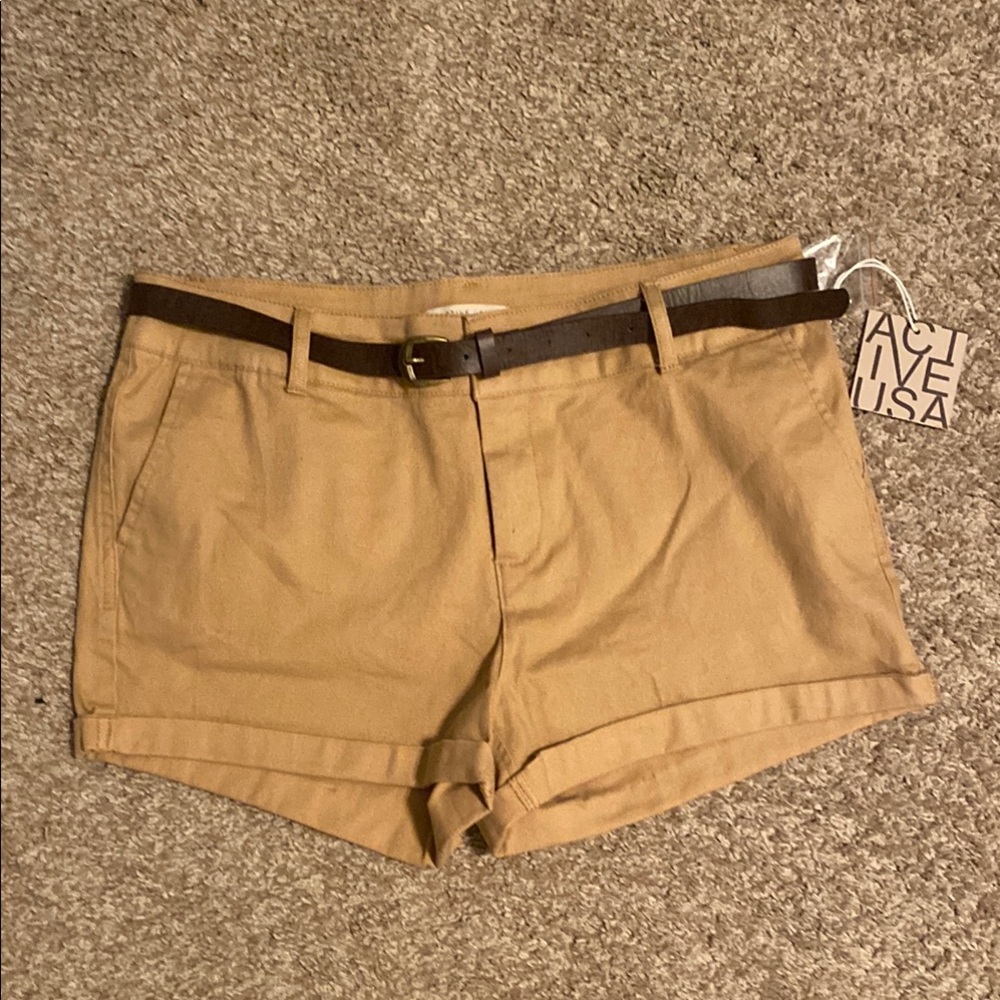 Active USA Tan Cargo Shorts with Modern Cut